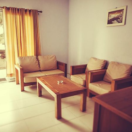 Turtle Beach Hotel Ujunggenteng Экстерьер фото