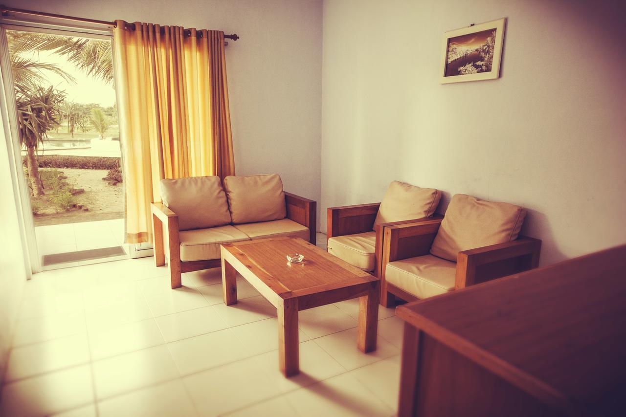 Turtle Beach Hotel Ujunggenteng Экстерьер фото