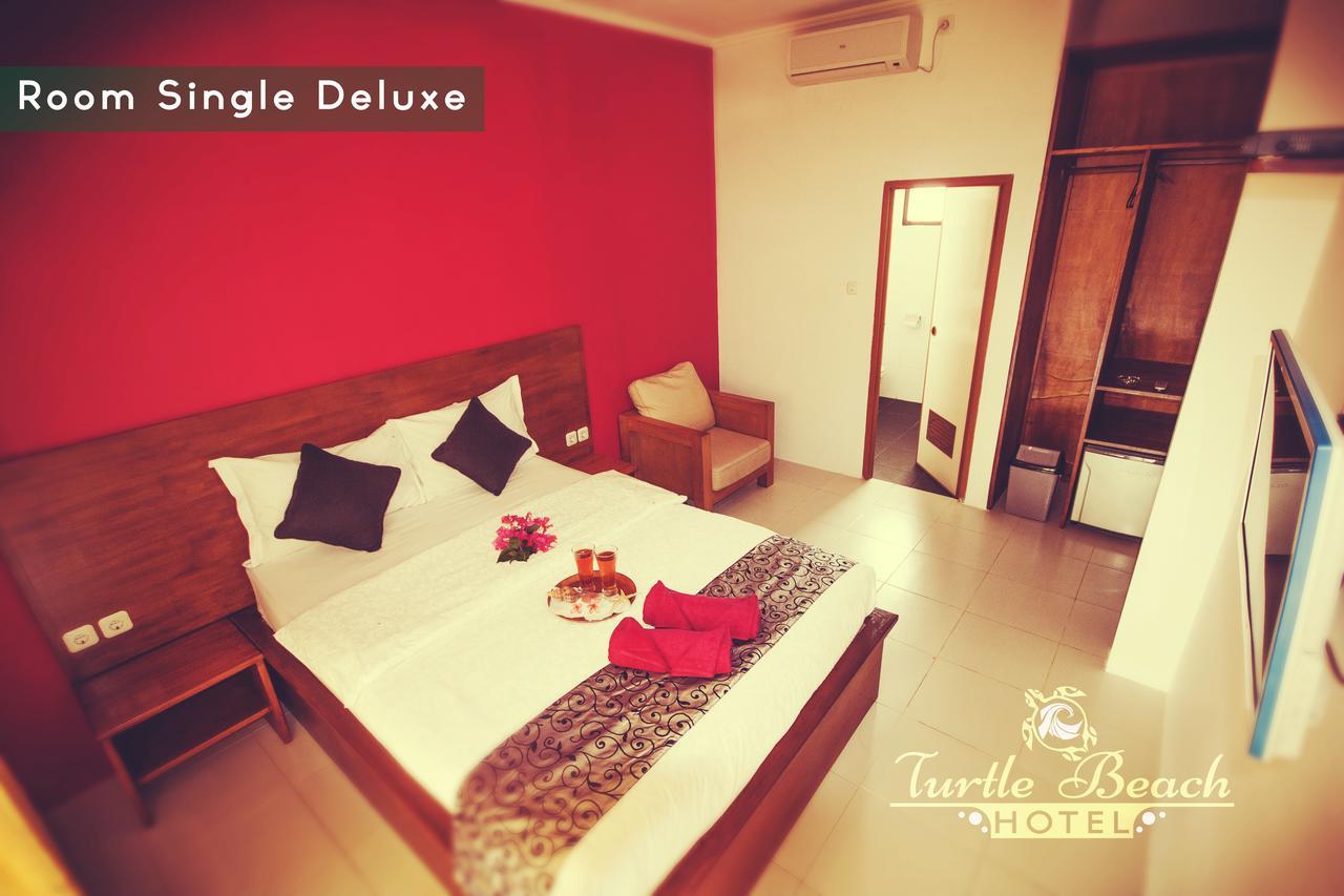 Turtle Beach Hotel Ujunggenteng Экстерьер фото