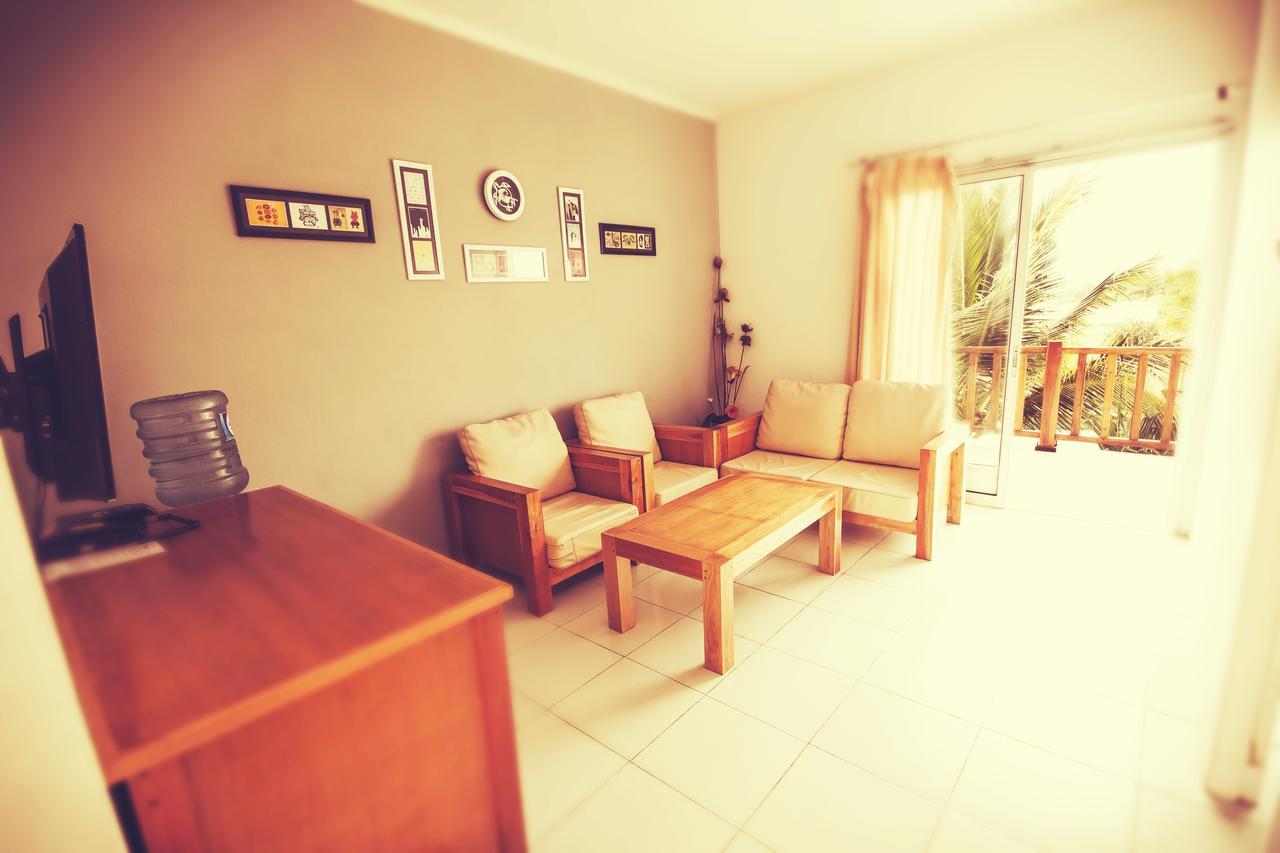 Turtle Beach Hotel Ujunggenteng Экстерьер фото